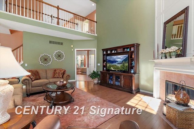 966 Hollow Corners Court, Rochester, MI 48307