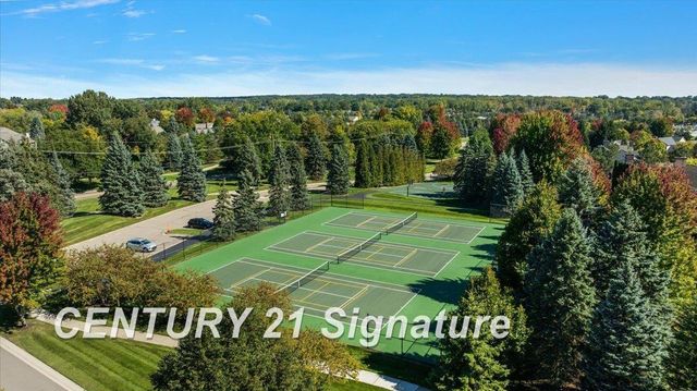 966 Hollow Corners Court, Rochester, MI 48307