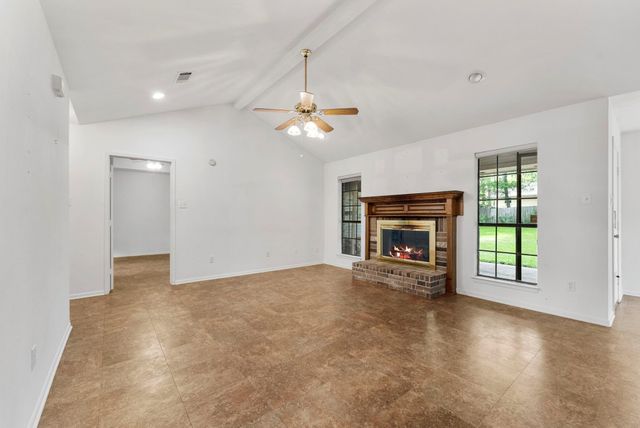 202 Sunset Boulevard, Conroe, TX 77303