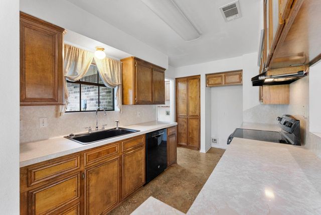 202 Sunset Boulevard, Conroe, TX 77303