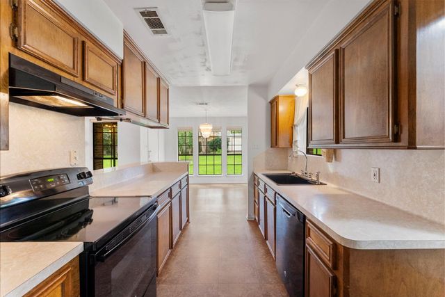 202 Sunset Boulevard, Conroe, TX 77303