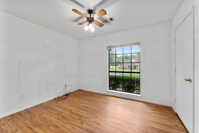 202 Sunset Boulevard, Conroe, TX 77303