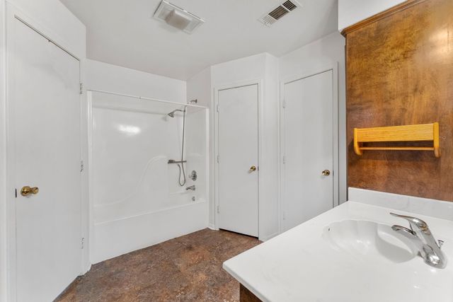 202 Sunset Boulevard, Conroe, TX 77303