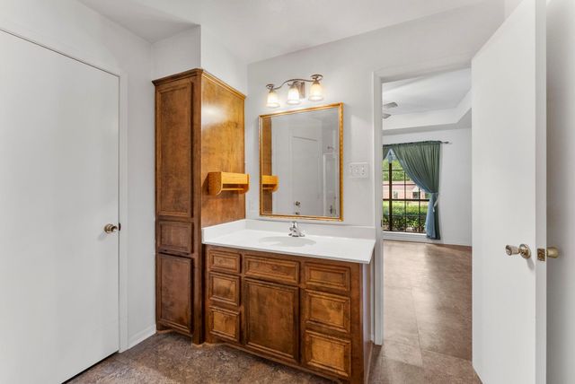 202 Sunset Boulevard, Conroe, TX 77303