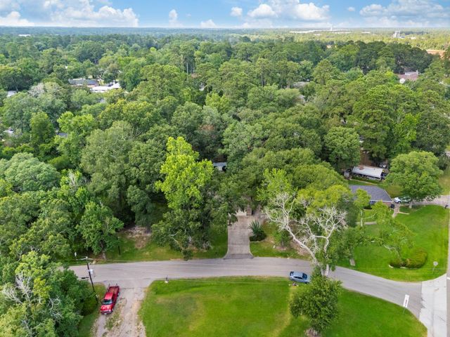 202 Sunset Boulevard, Conroe, TX 77303