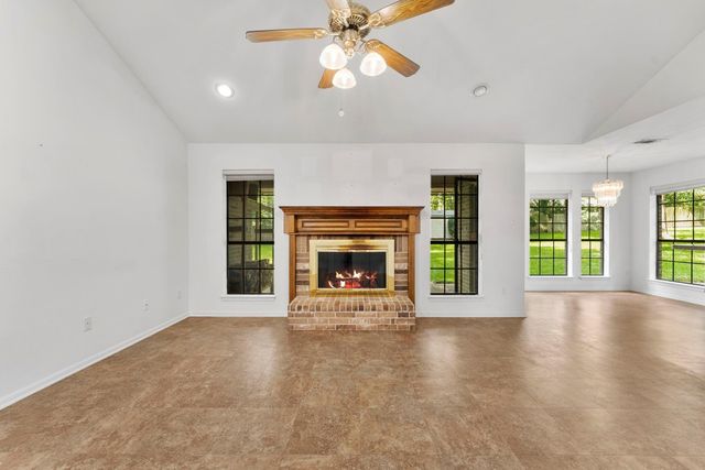 202 Sunset Boulevard, Conroe, TX 77303