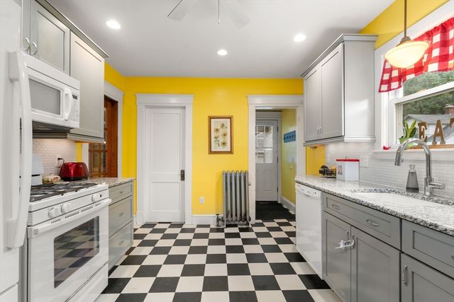 137 Belvidere Street, Springfield, MA 01108