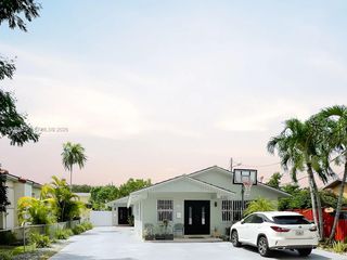 2954 SW 25th Ter, Miami, FL 33133