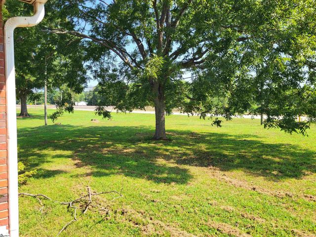 726 S Jonesville Highway, Jonesville, SC 29353
