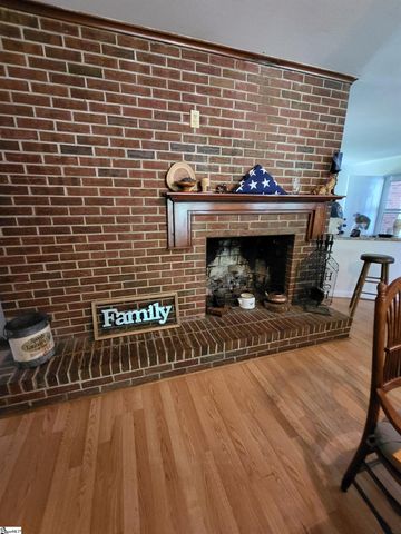 726 S Jonesville Highway, Jonesville, SC 29353