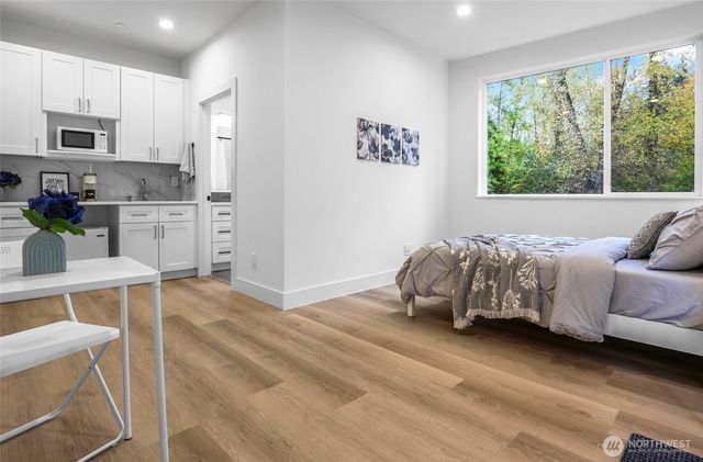 10628 E Riverside Dr, Bothell, WA 98011