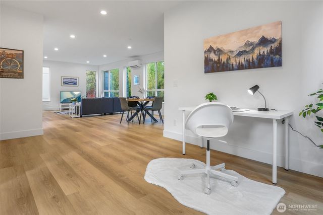 10628 E Riverside Dr, Bothell, WA 98011