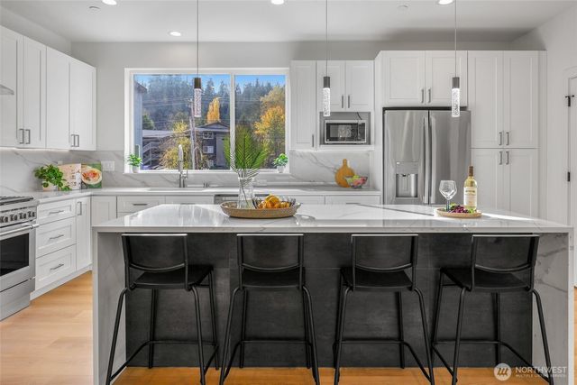 10628 E Riverside Dr, Bothell, WA 98011