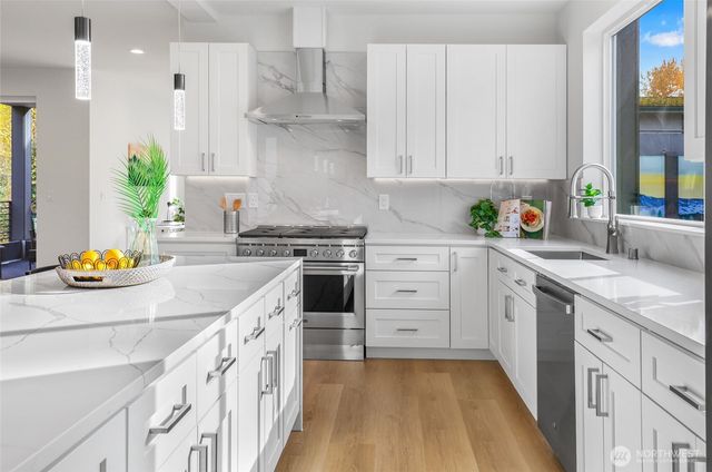 10628 E Riverside Dr, Bothell, WA 98011