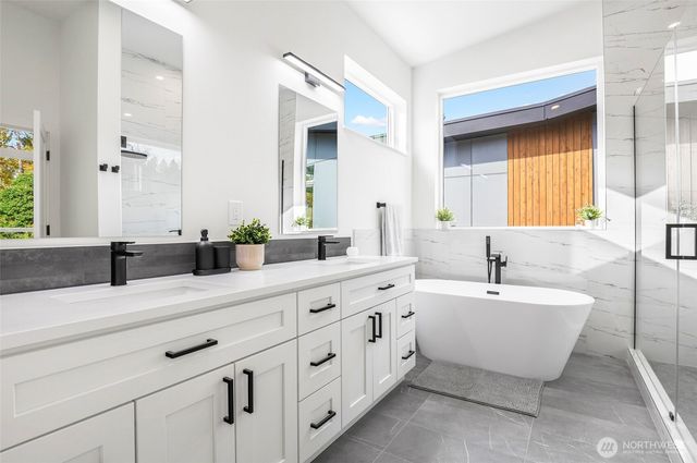 10628 E Riverside Dr, Bothell, WA 98011