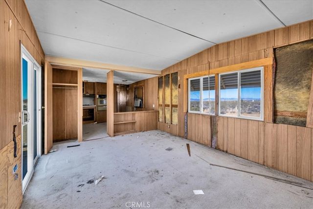 60650 Winters, Landers, CA 92285