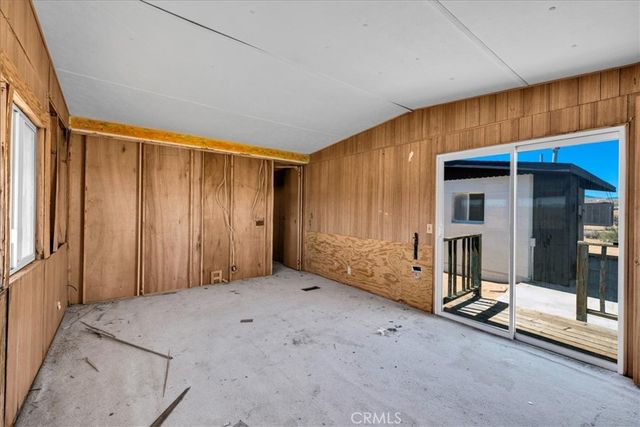 60650 Winters, Landers, CA 92285