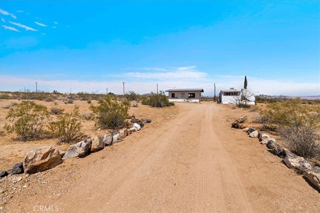60650 Winters, Landers, CA 92285