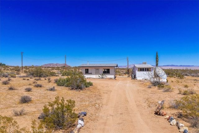 60650 Winters, Landers, CA 92285