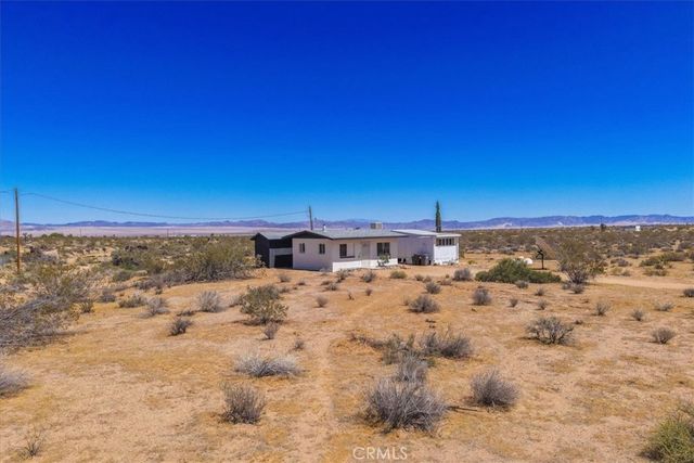60650 Winters, Landers, CA 92285