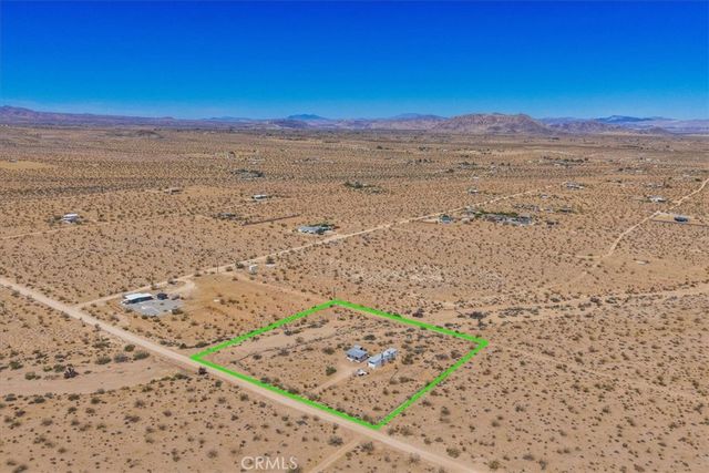 60650 Winters, Landers, CA 92285