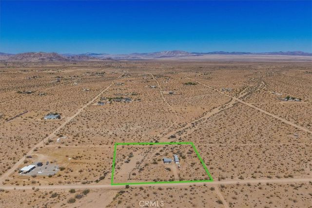 60650 Winters, Landers, CA 92285