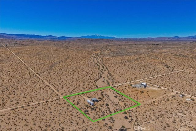 60650 Winters, Landers, CA 92285