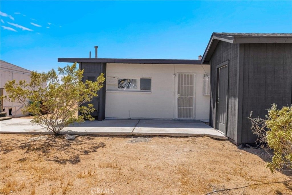 Image 11 of property listing at 60650 Winters, Landers, CA 92285