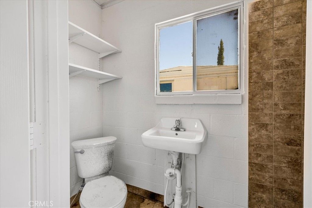 Image 8 of property listing at 60650 Winters, Landers, CA 92285