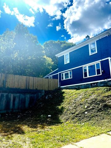 2 Valley St, Adams, MA 01220