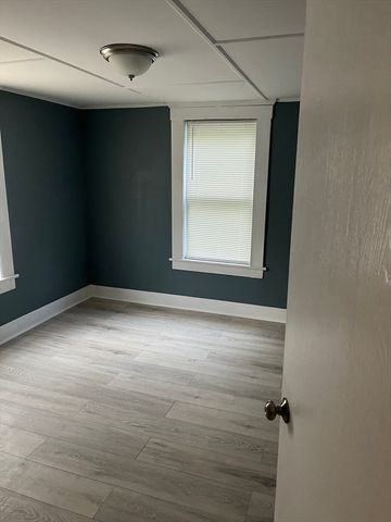 2 Valley St, Adams, MA 01220