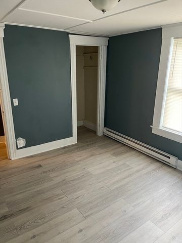 2 Valley St, Adams, MA 01220