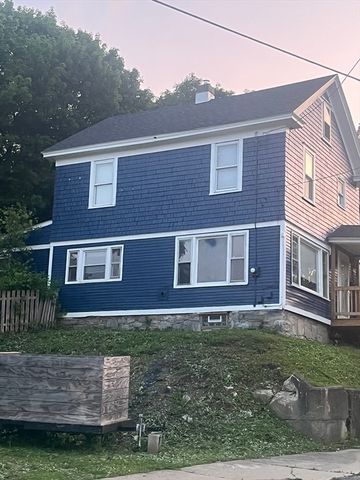 2 Valley St, Adams, MA 01220