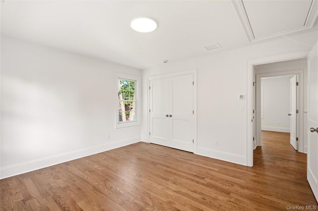 5 Glen Way, Cold Spring Harbor, NY 11724