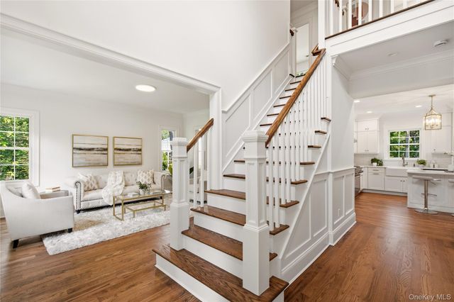 5 Glen Way, Cold Spring Harbor, NY 11724
