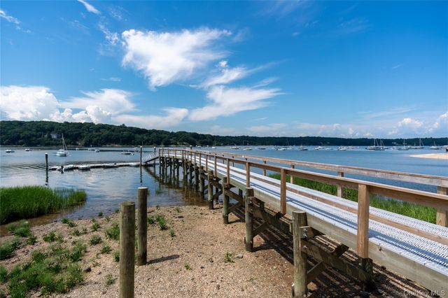 5 Glen Way, Cold Spring Harbor, NY 11724