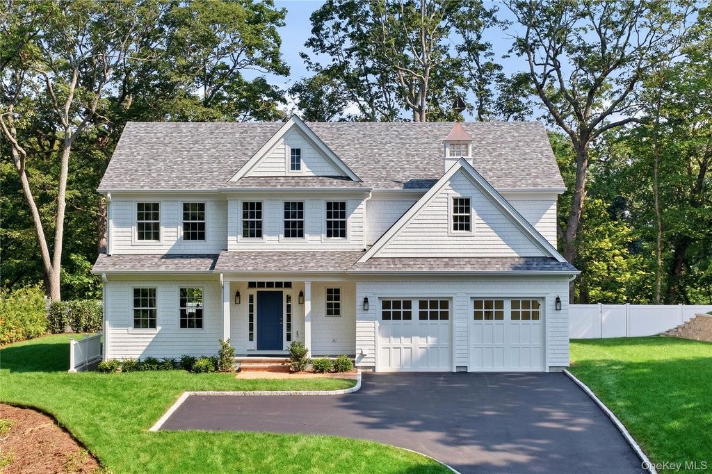 5 Glen Way, Cold Spring Harbor, NY 11724