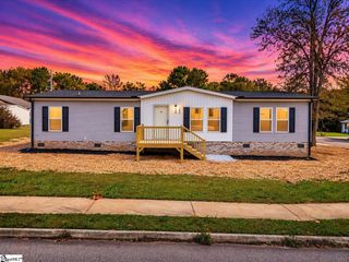 203 Lakanwood Lane, Piedmont, SC 29673