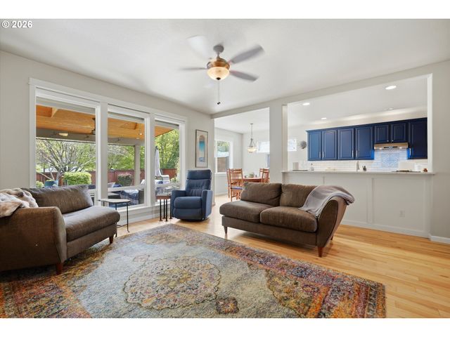 140 N ARGYLE Ct, Newberg, OR 97132