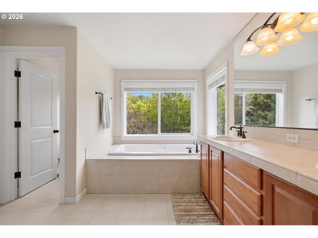 140 N ARGYLE Ct, Newberg, OR 97132