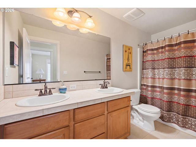 140 N ARGYLE Ct, Newberg, OR 97132