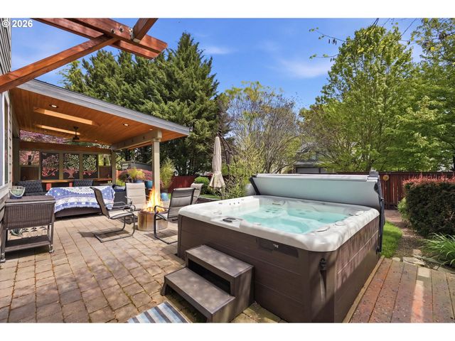 140 N ARGYLE Ct, Newberg, OR 97132