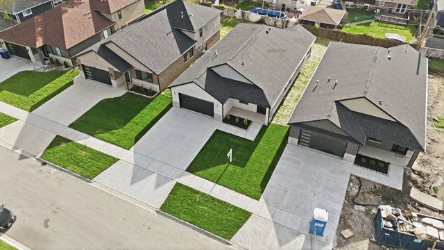 10718 S Worth Avenue, Worth, IL 60482
