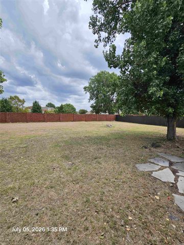 200 Burnett Drive, Lavon, TX 75166