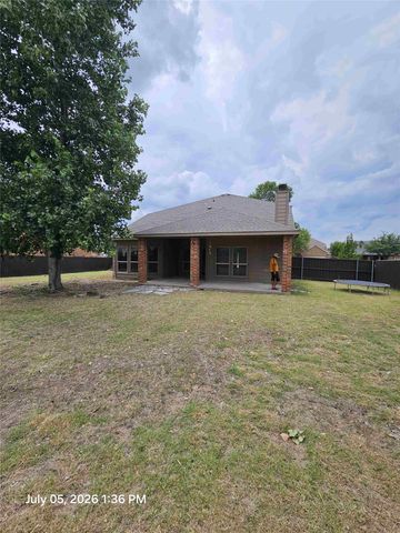200 Burnett Drive, Lavon, TX 75166