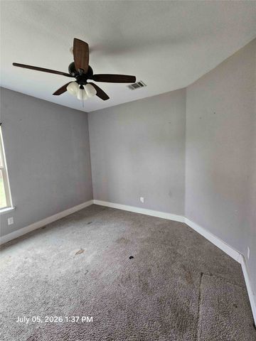 200 Burnett Drive, Lavon, TX 75166