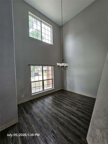 200 Burnett Drive, Lavon, TX 75166