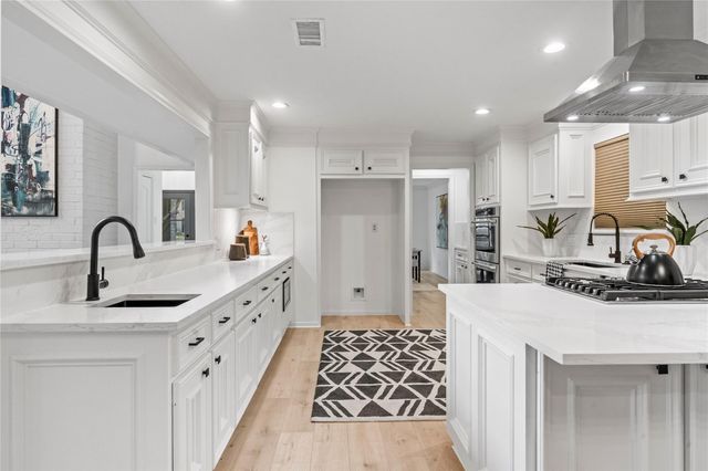 10911 Riverview Drive, Houston, TX 77042