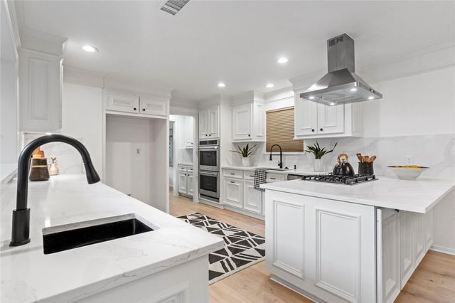 10911 Riverview Drive, Houston, TX 77042