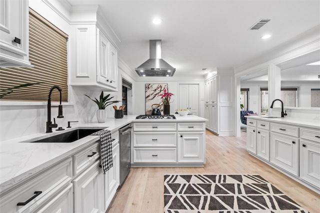 10911 Riverview Drive, Houston, TX 77042